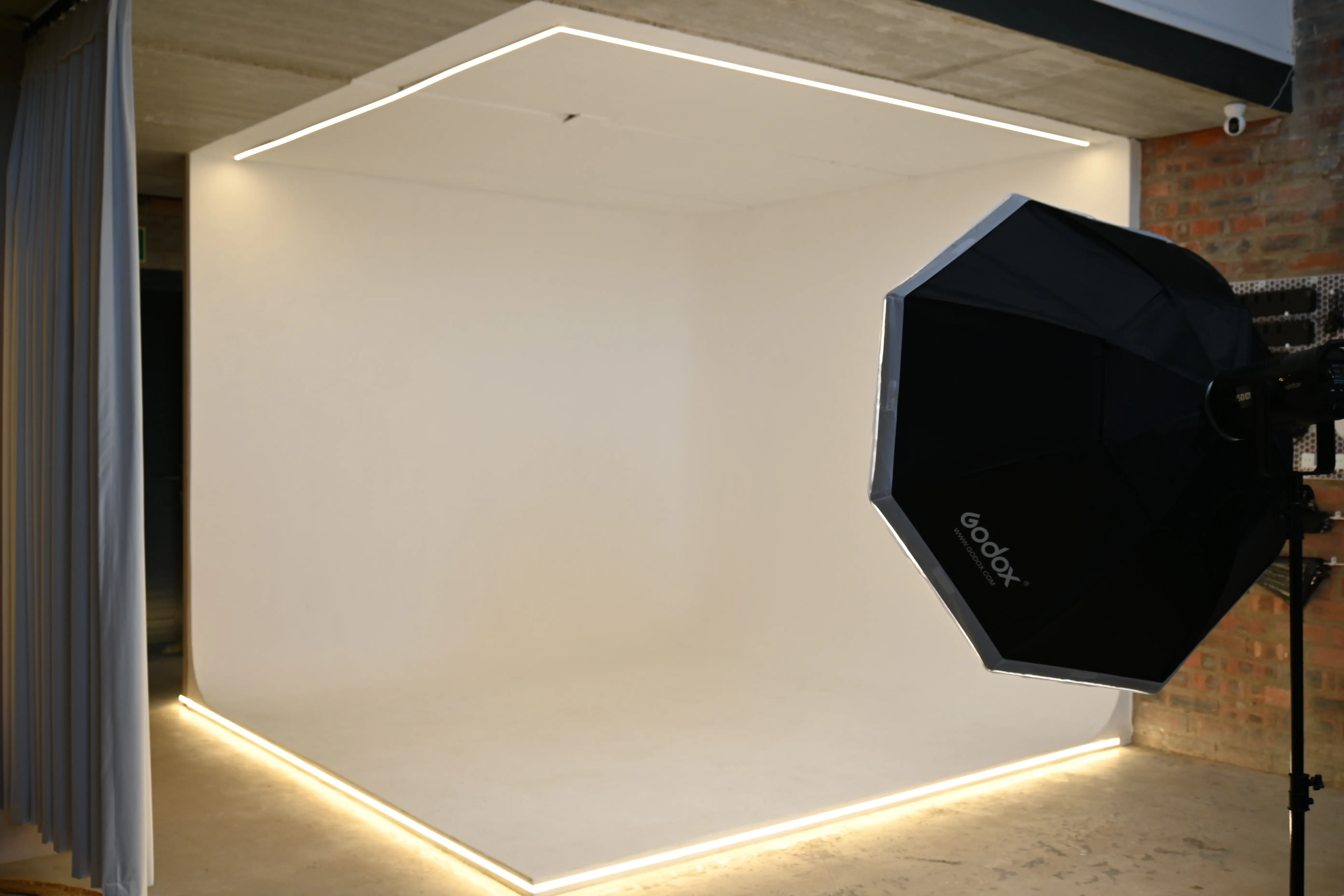 Professional Cyclorama Wall